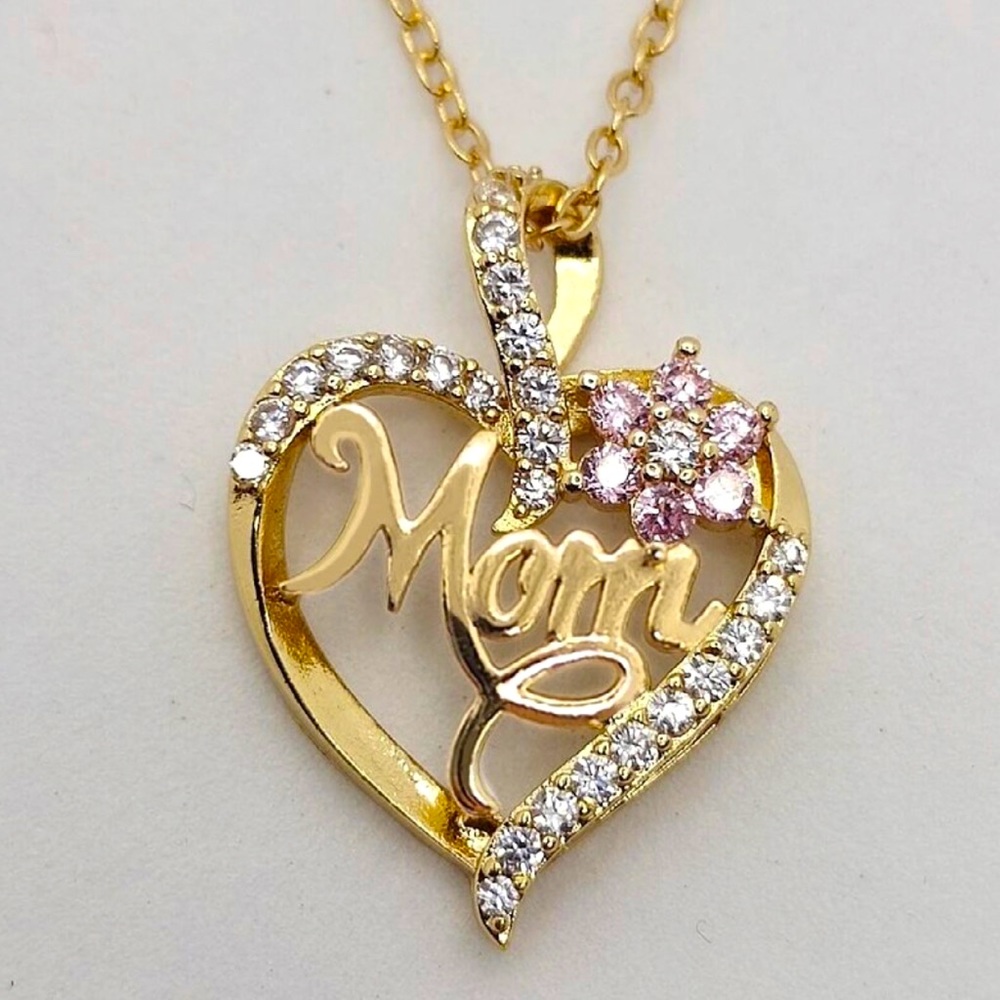 Mum heart necklace.